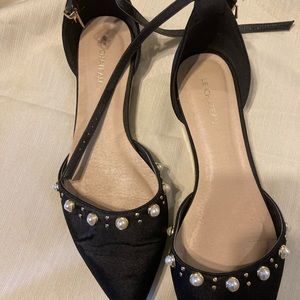 Black dressy flats EUC. Size 9